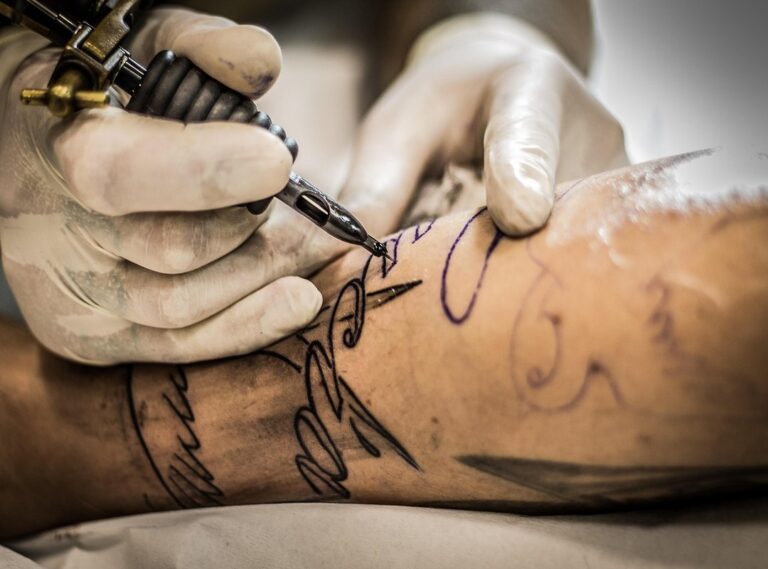 tattoo leeuwin met welpjes